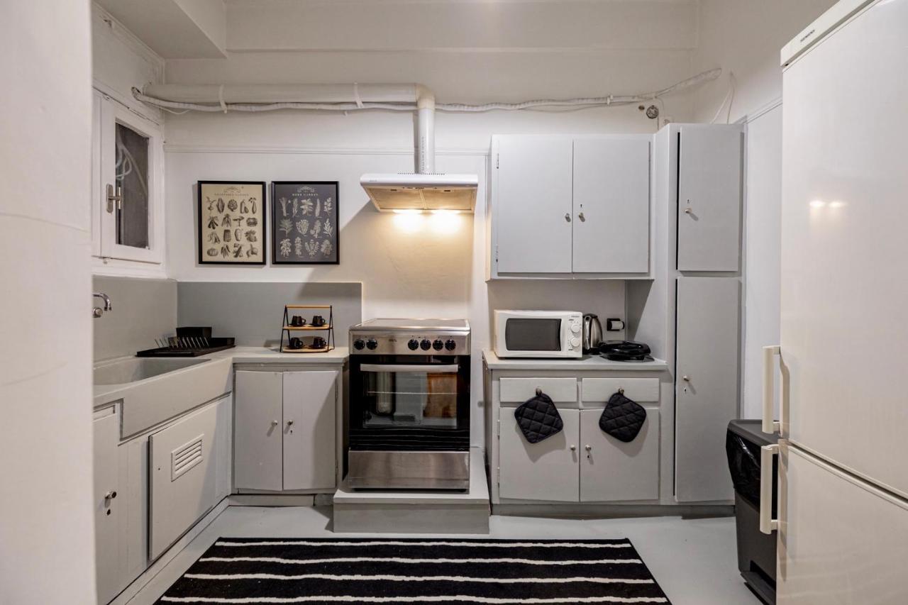 Cozy Apartment In Kolonaki Athens - Sleeps 5 Buitenkant foto