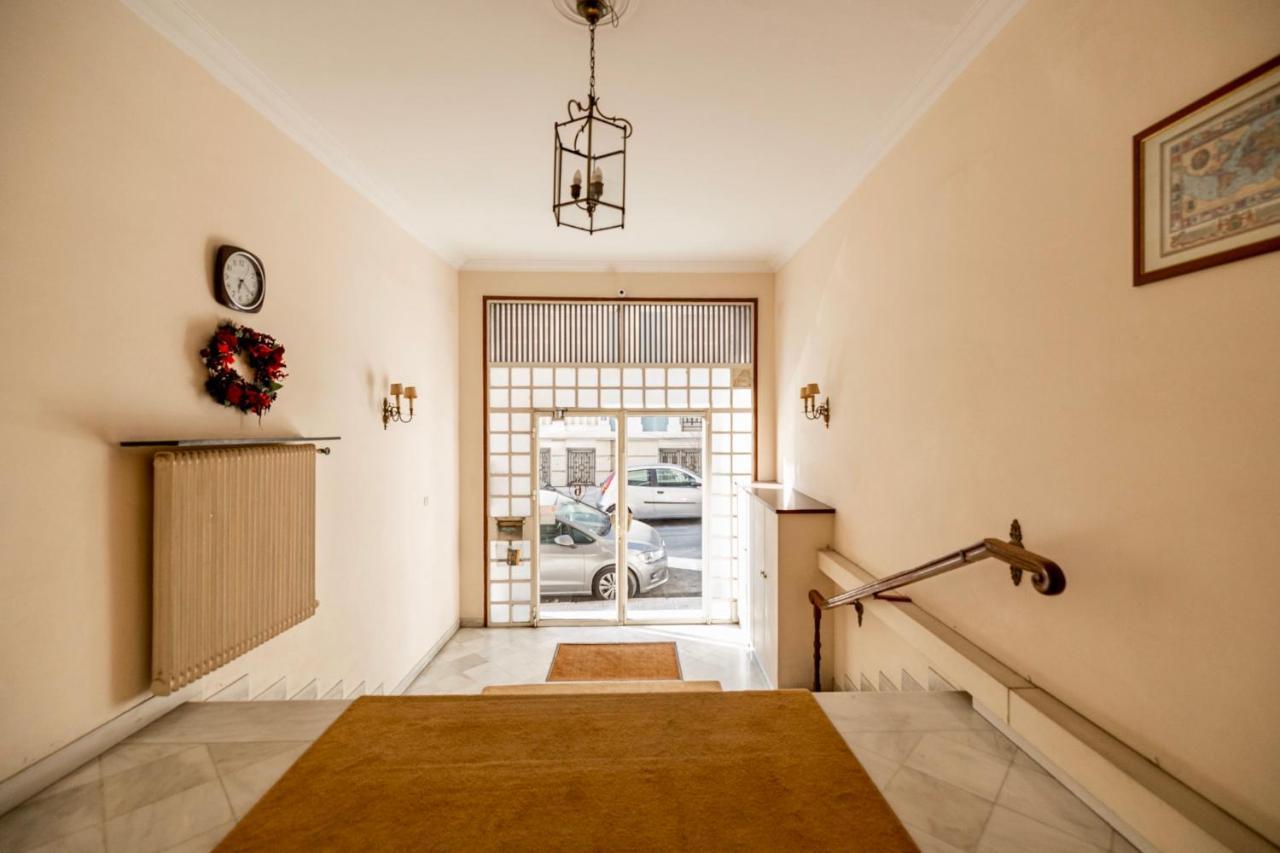 Cozy Apartment In Kolonaki Athens - Sleeps 5 Buitenkant foto