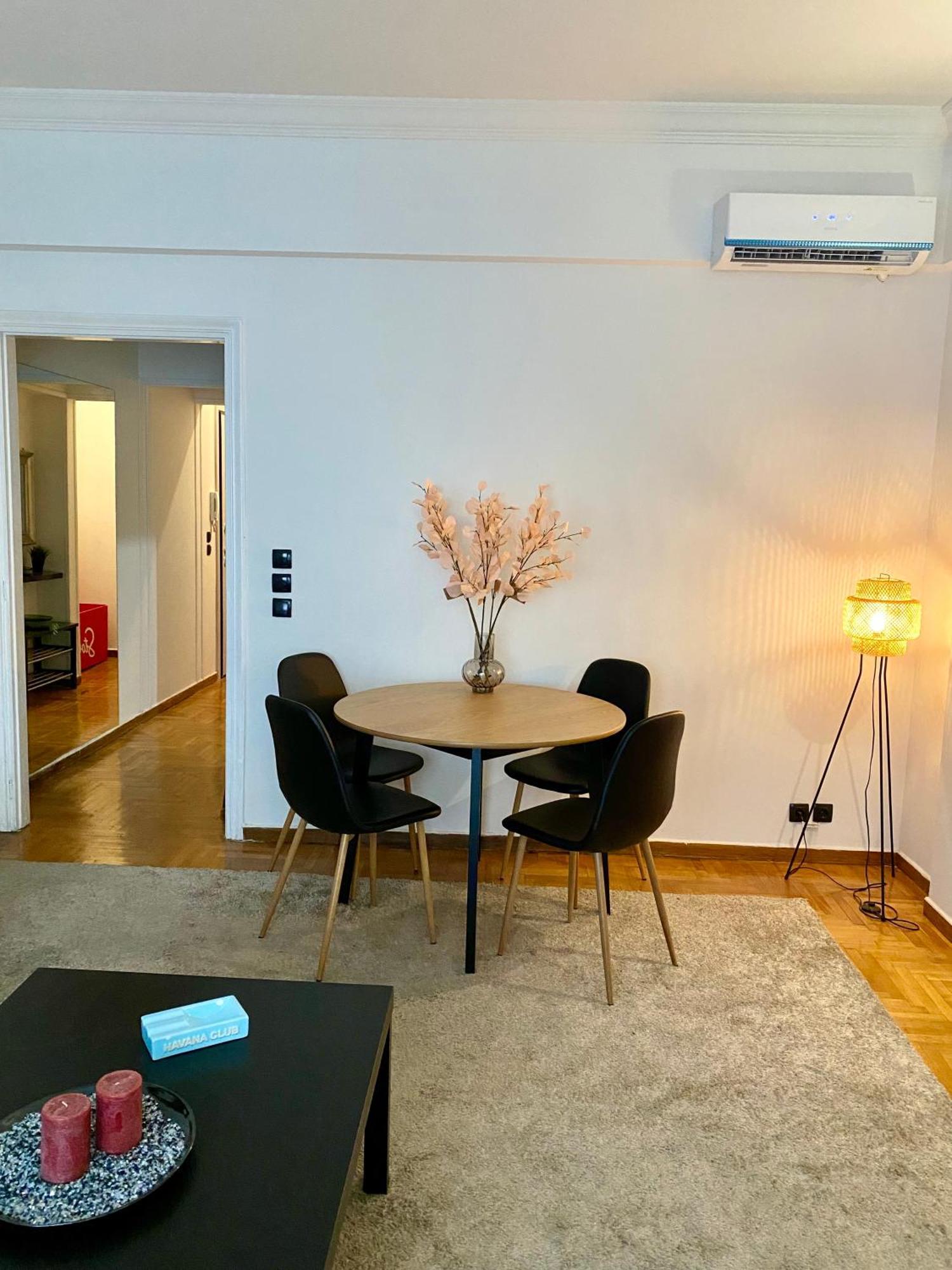 Cozy Apartment In Kolonaki Athens - Sleeps 5 Buitenkant foto